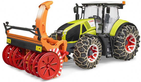 Трактор «Claas Axion 950» c цепями и снегоочистителем