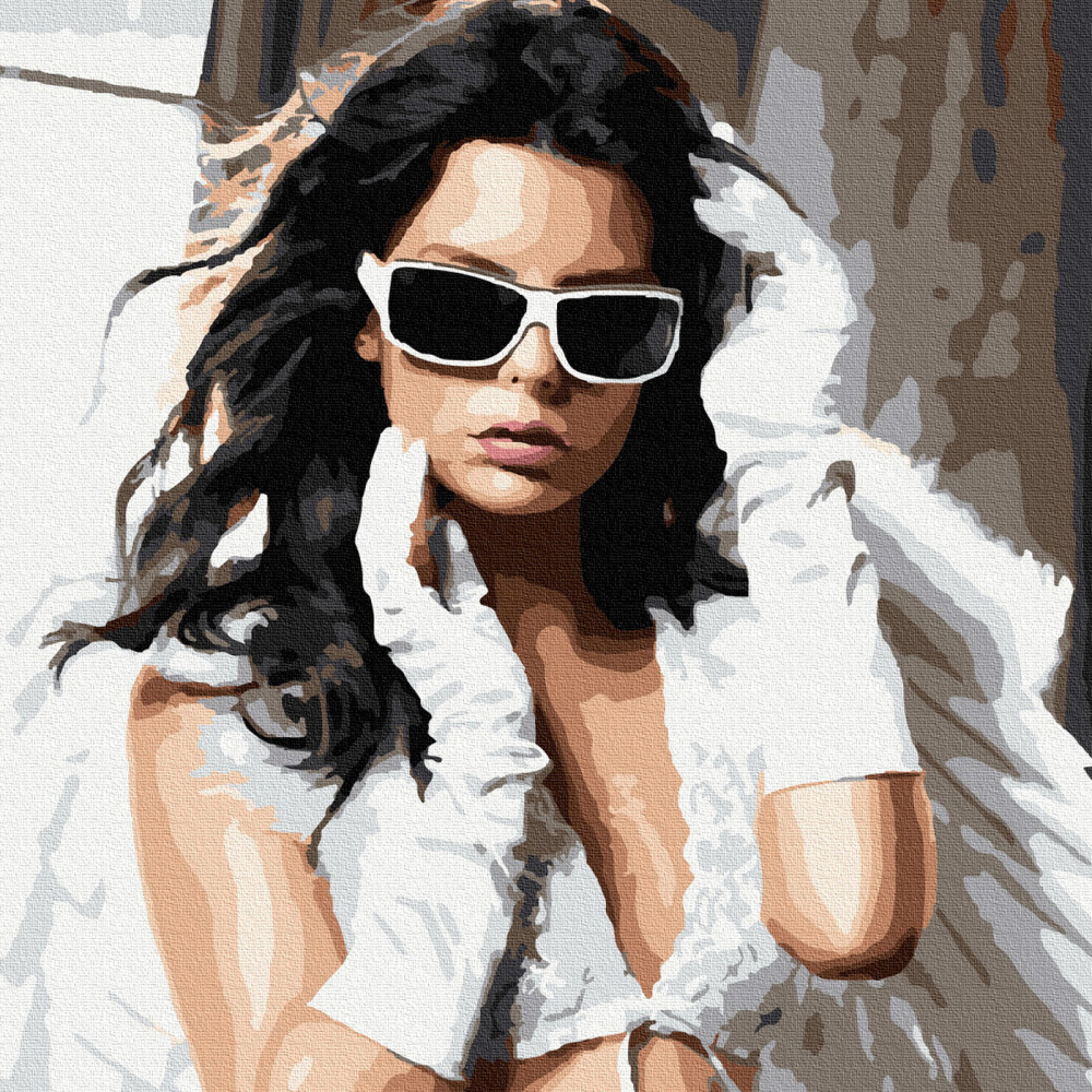 Картина по номерам «Брюнетка в очках» | Molly