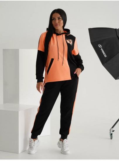 Костюм женский