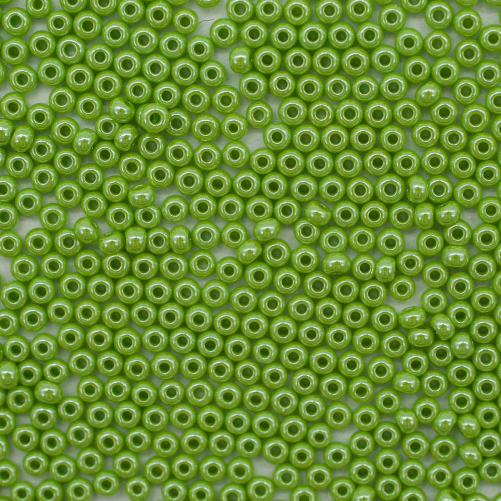 Бисер непрозрачный блестящий, цвет 58310 салатовый | Preciosa