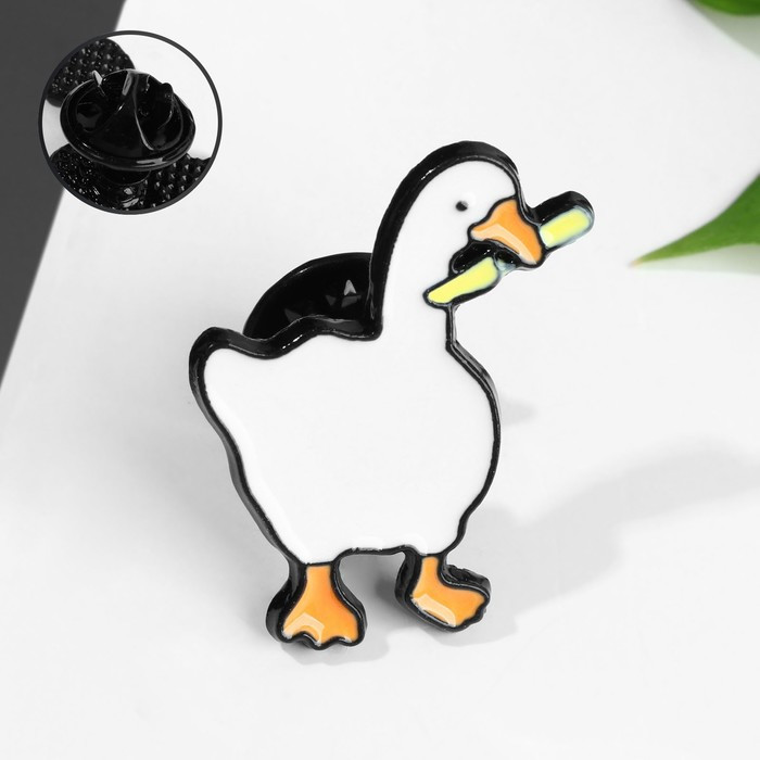 Значок «Гусь с ножом» | Queen Fair