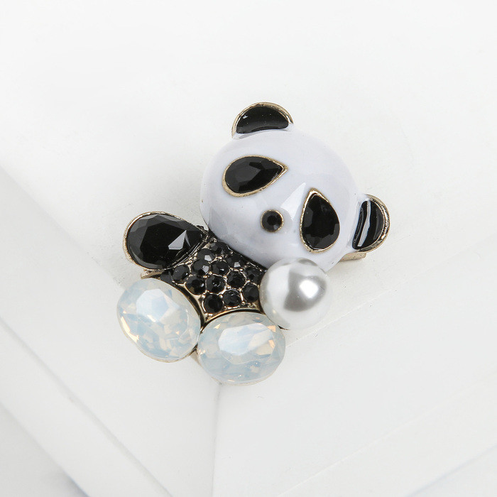 Брошь «Пандочка» | Животные в бижутерии | Queen Fair