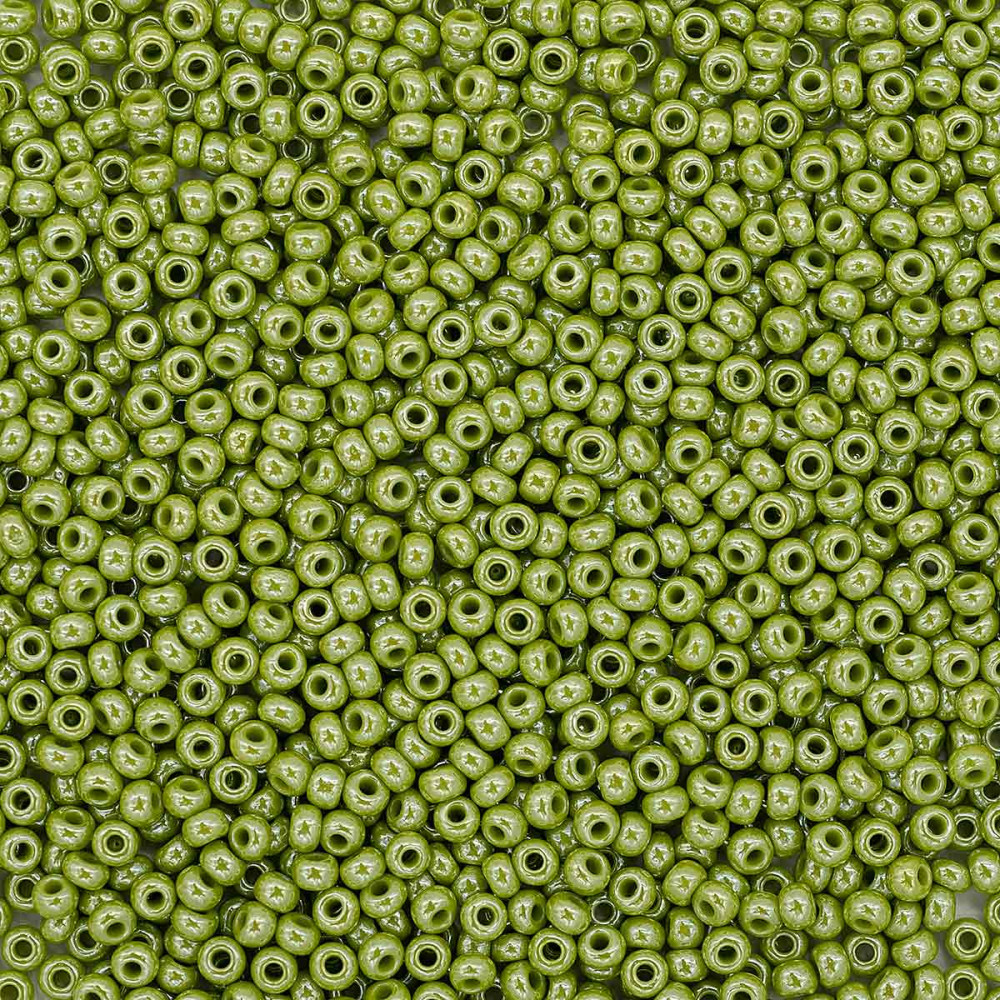 Бисер непрозрачный с жемчужным покрытием, цвет 58430 светло-оливковый | Preciosa