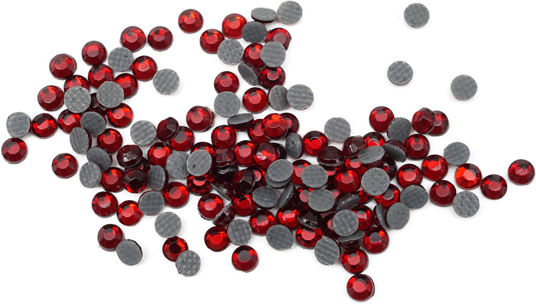 Стразы термоклеевые прозрачные, цвет 122 красный | Айрис