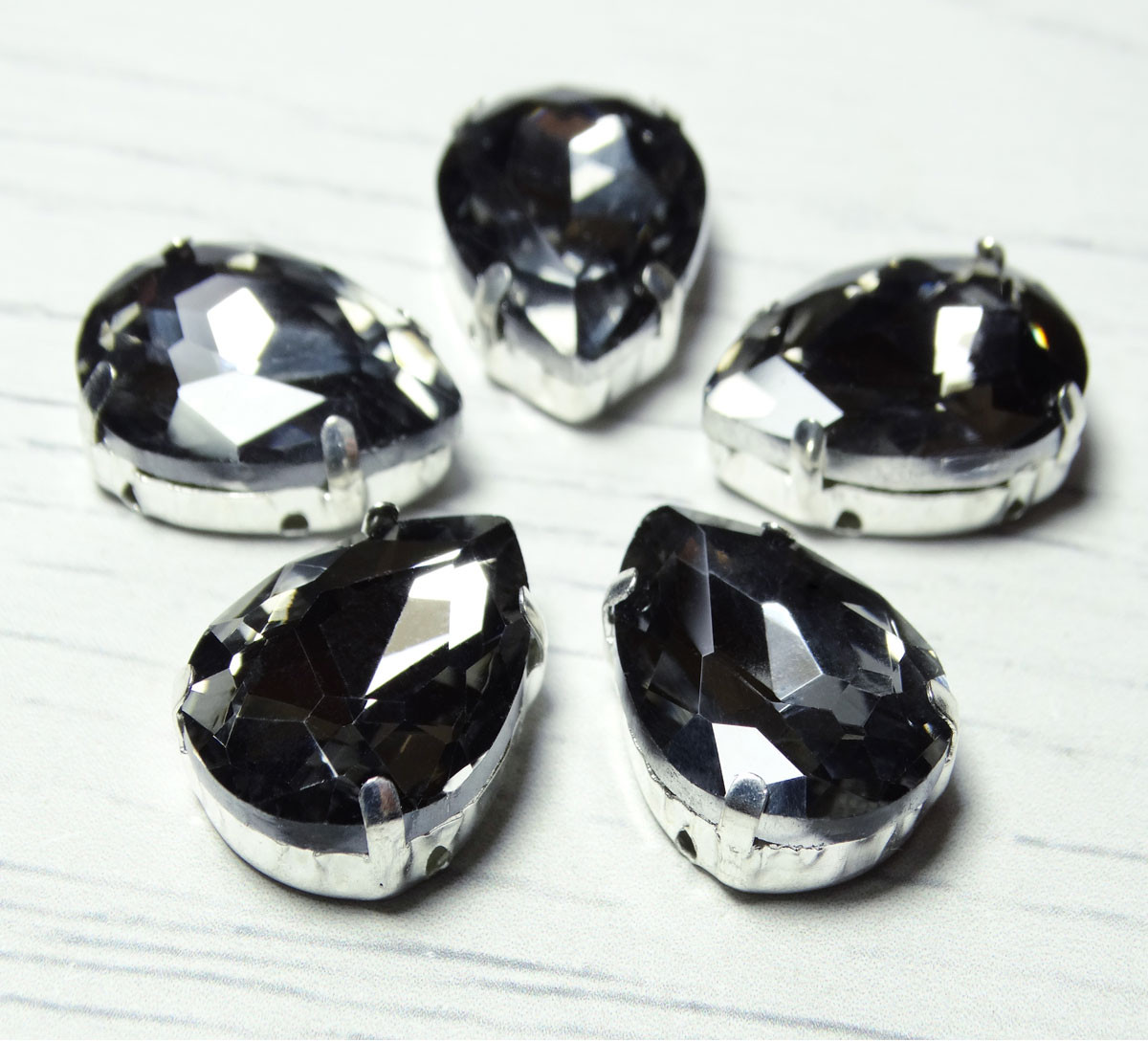 Стразы хрустальные в цапах | Astra&Craft