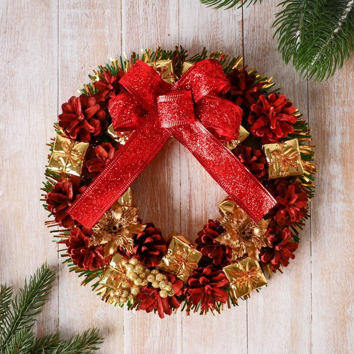 Венок новогодний «Бант, шишки и подарки» | Зимнее волшебство