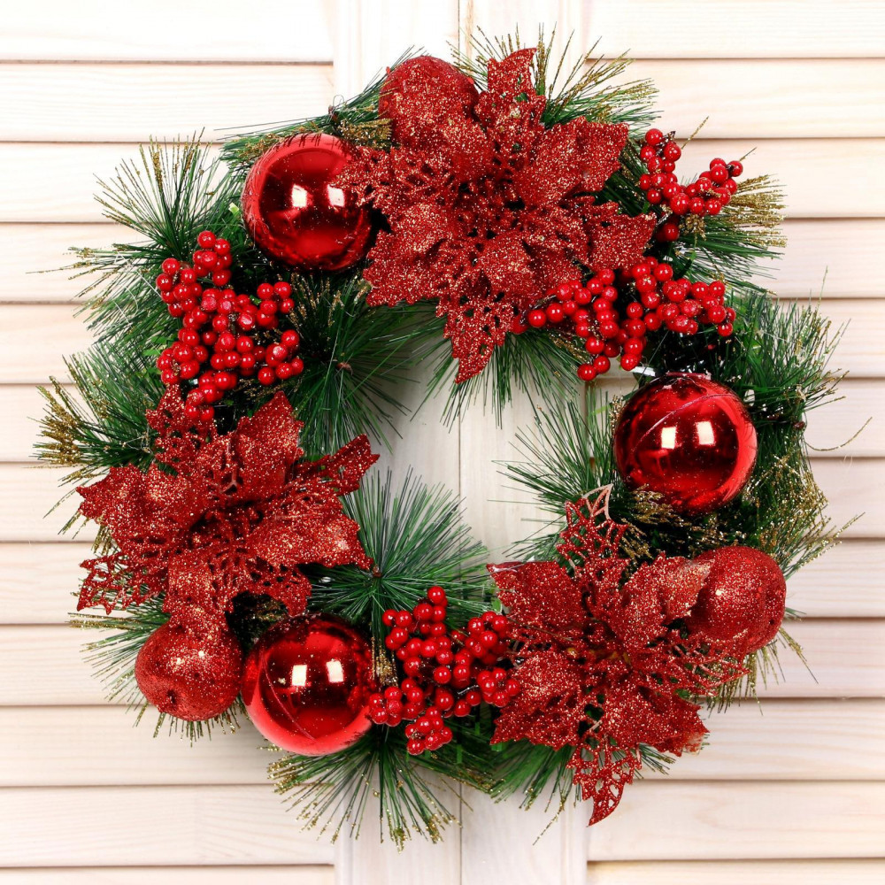 Венок новогодний «Красные ягоды и шарики» | Зимнее волшебство