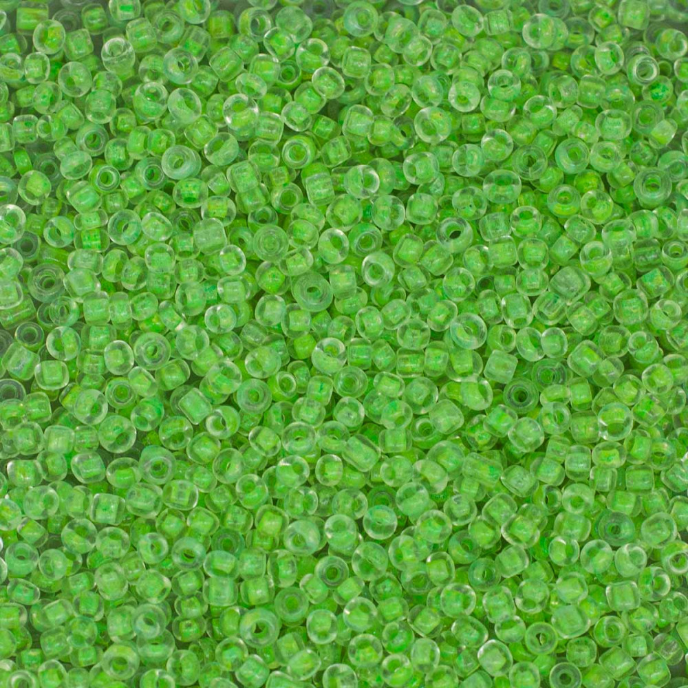 Бисер прозрачный с цветным центром, цвет 135 зелёный | Astra&Craft