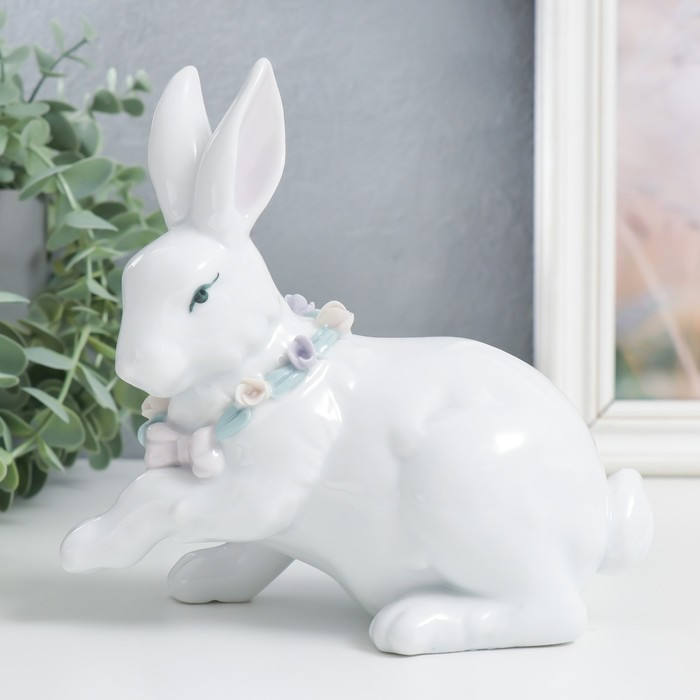 Сувенир «Белая зайка с розовым бантом и розочками»