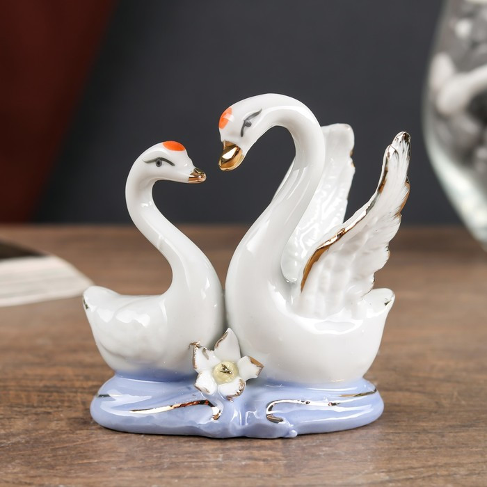 Сувенир «Два лебедя» | 8 Марта