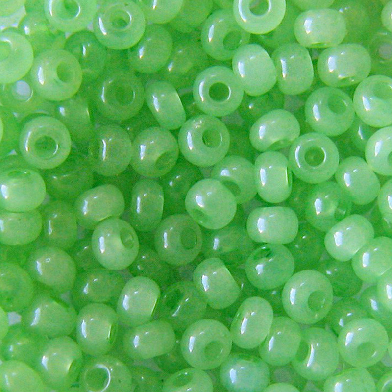 Бисер алебастр окрашенный зольгель, цвет 02161 светло-зеленый | Preciosa