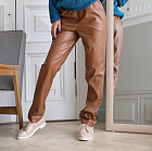 коричневый