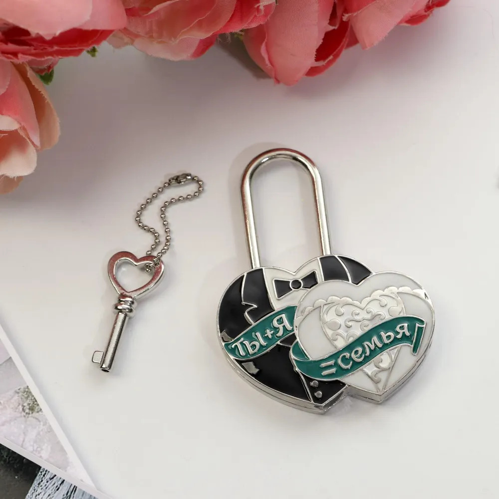 Замок свадебный «Ты + Я = Семья» | Свадьба в чёрно-белых оттенках | Долго и счастливо