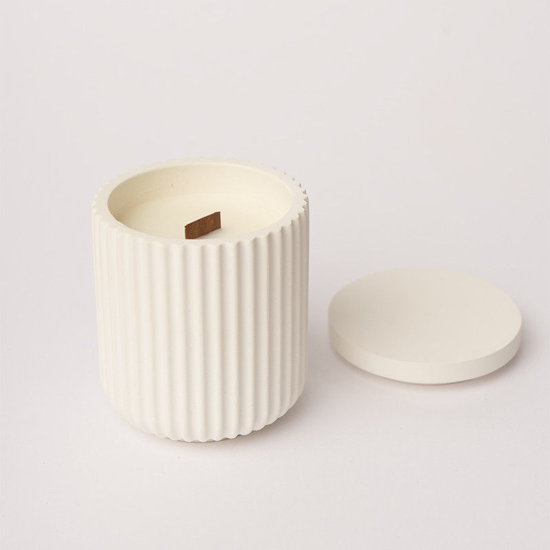 Ароматическая свеча «Красное дерево Ши» | Okami