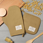 коричневый