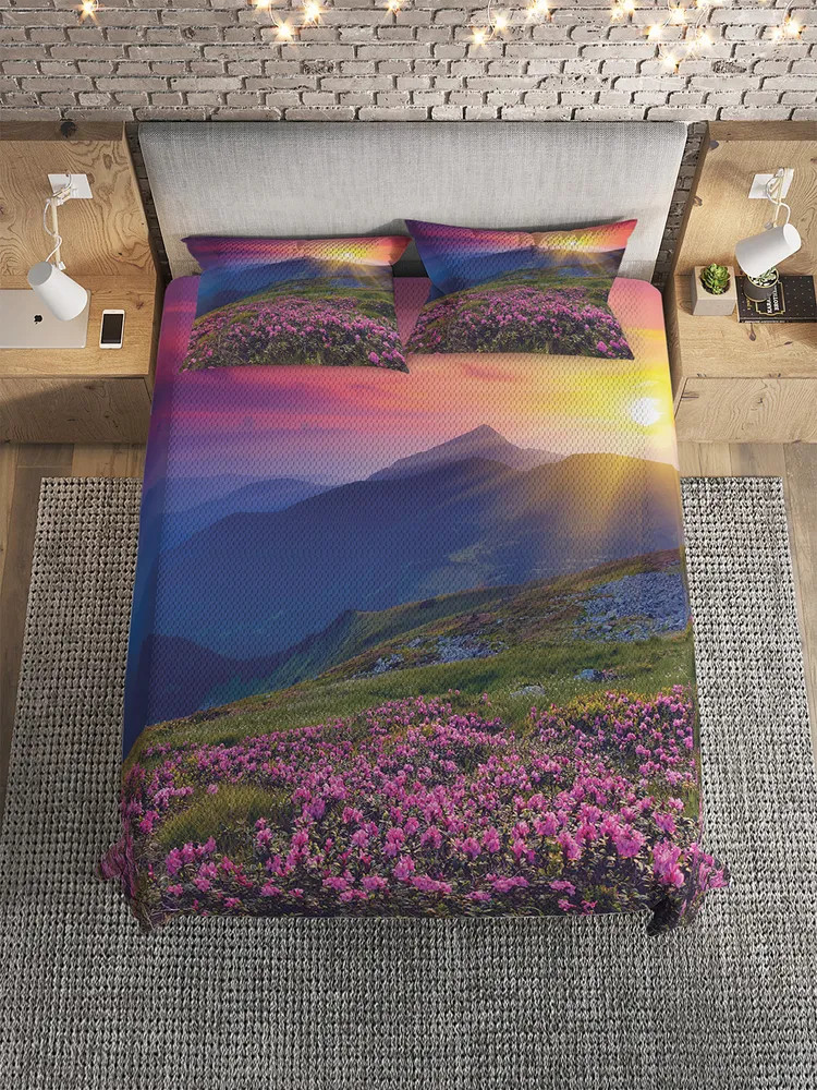Покрывало с наволочками «Горные цветы на рассвете» | Ambesonne