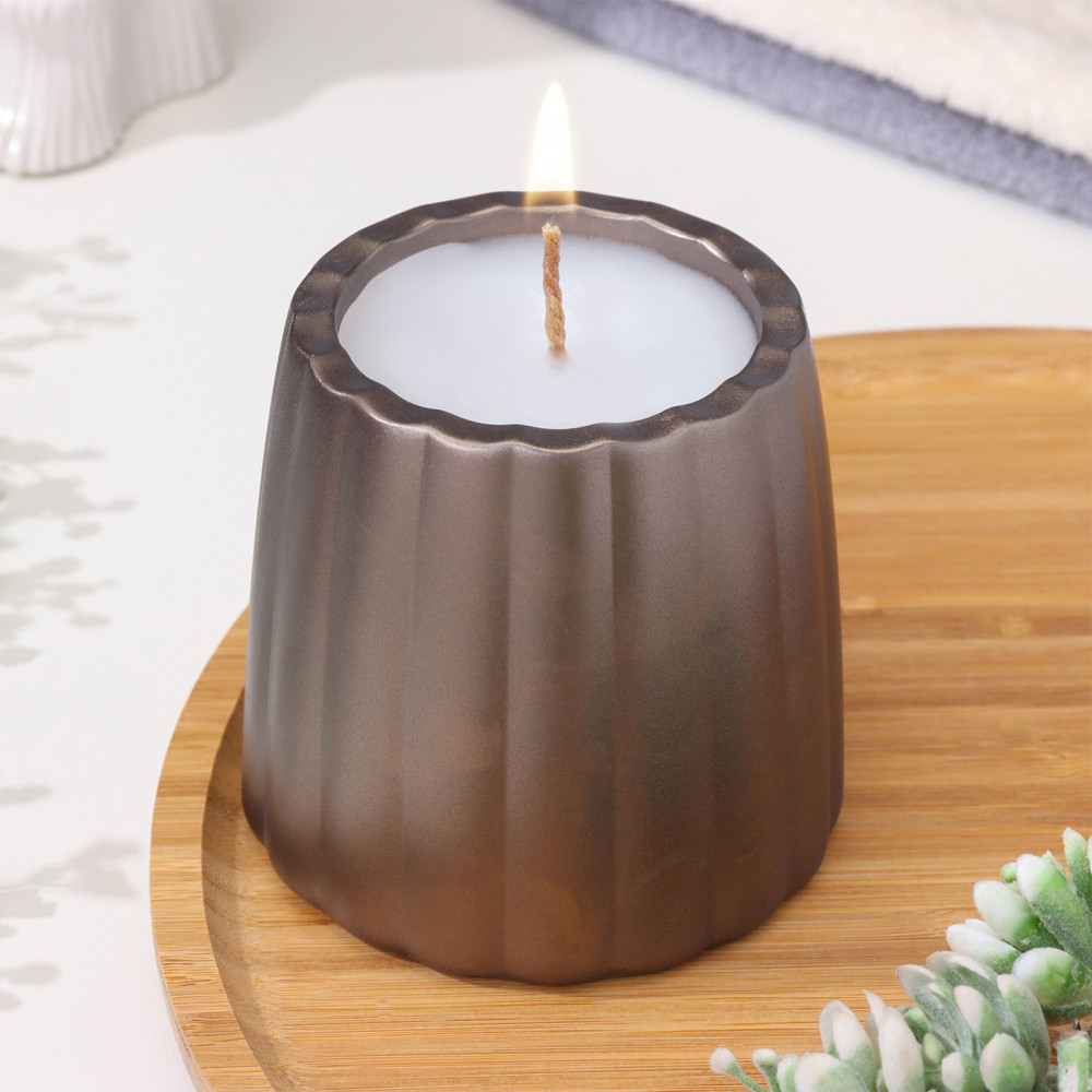 Свеча в подсвечнике из гипса с гладкими гранями | Дарим Красиво