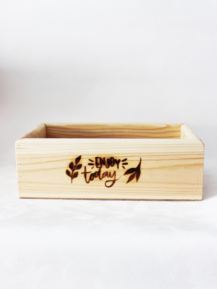 Ящик из натурального дерева неокрашенный с гравировкой «ENJOY today» | Симфония