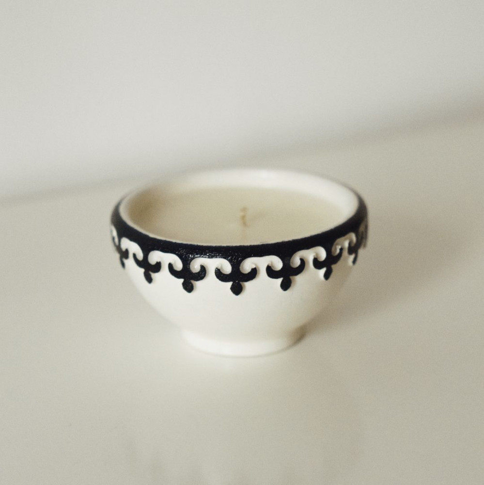 Свеча-пиала «Ванильное мороженое», с синим орнаментом | Okami