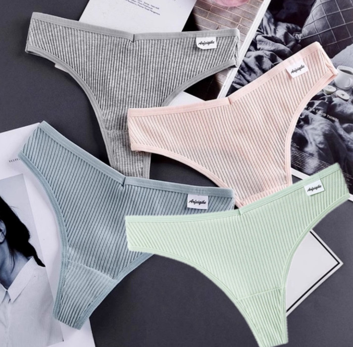 Набор стрингов женских