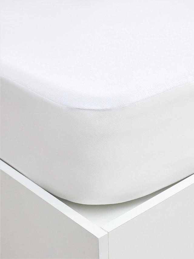 Наматрасник водонепроницаемый с бортами | Mark Formelle