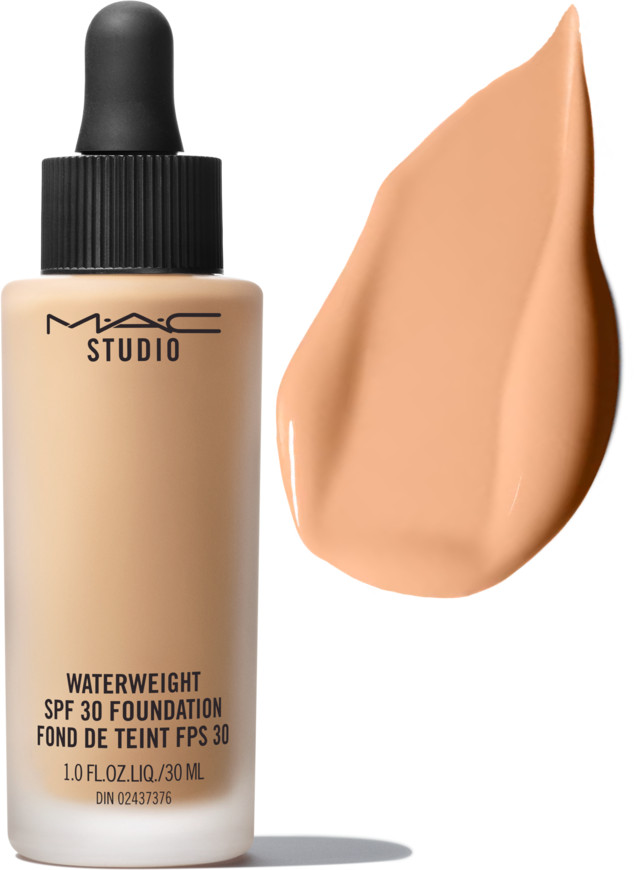 Тональная основа для лица «Waterweight Foundation» SPF30, оттенок NC30 | Studio | M.A.C.