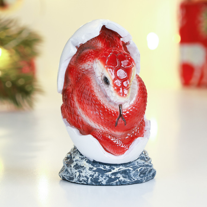 Фигурка сувенирная «Змея в яйце»