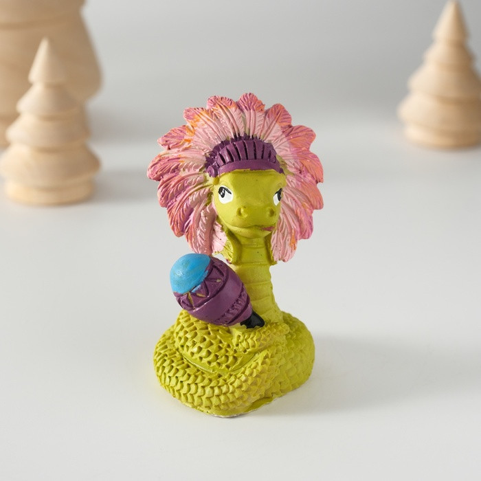 Фигурка сувенирная «Змея-индеец с маракасом»