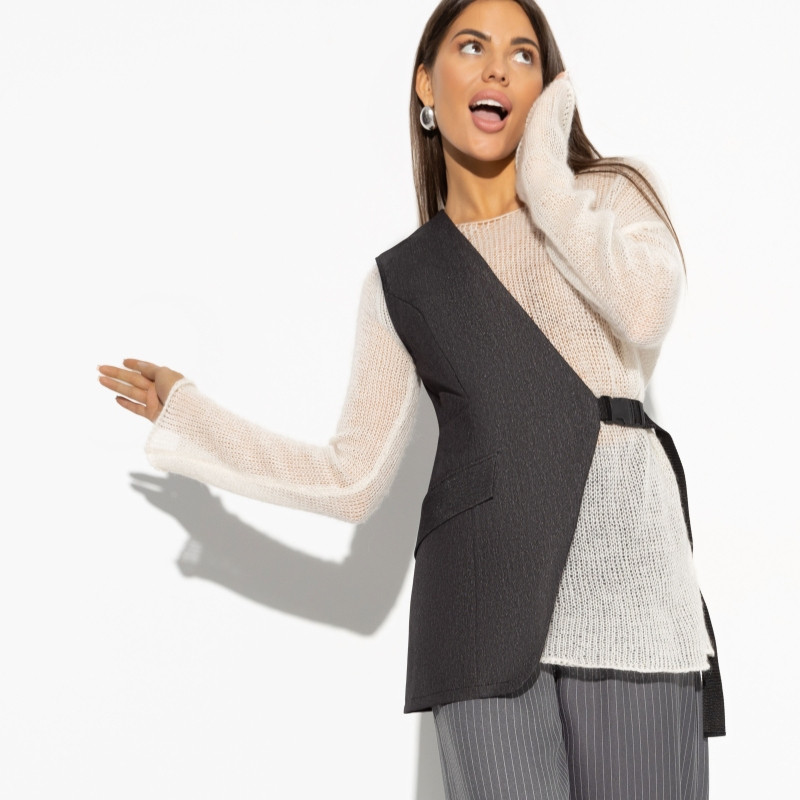 Жилет женский ассиметричного кроя Стильное повышение | Charutti