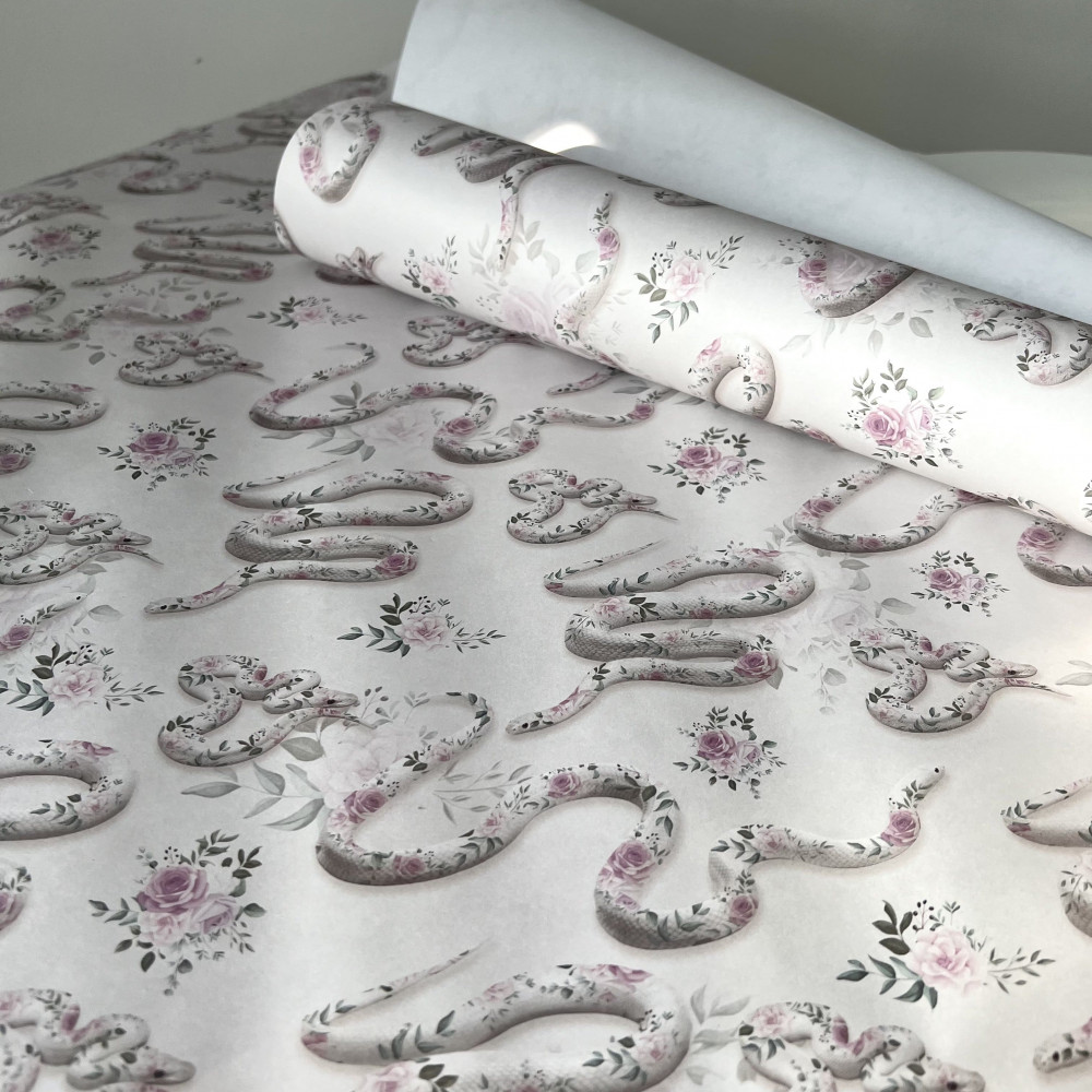 Упаковочная бумага «Змея в розах» | Carrero creative homе