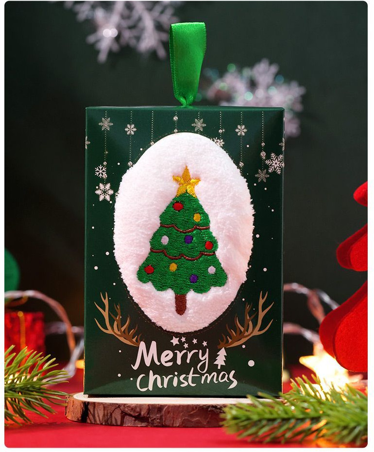 Новогоднее полотенце с ёлочкой