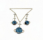 золотистый