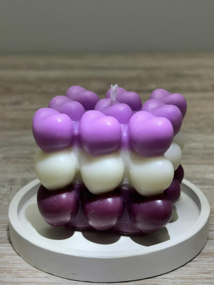 Декоративная свеча «Куб сердец»