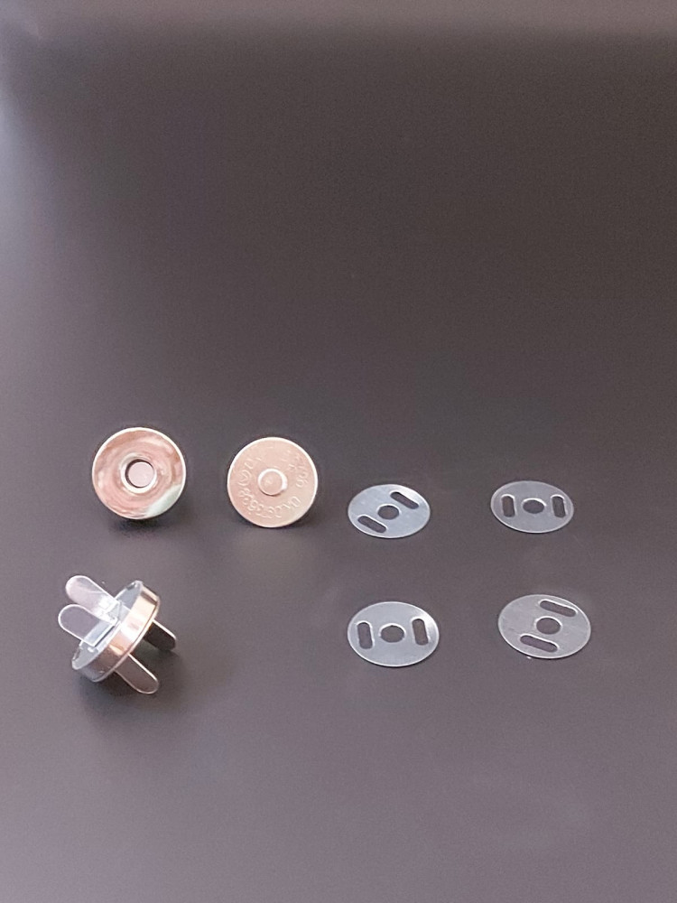 Набор магнитных кнопок с усиками