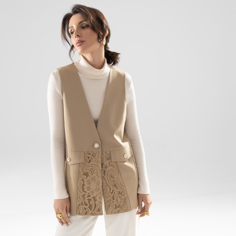 Жилет на подкладе с кружевом женский «Искусство переговоров» | Charutti