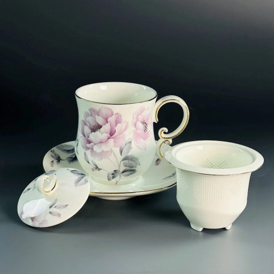 Кружка заварочная с крышкой и блюдцем