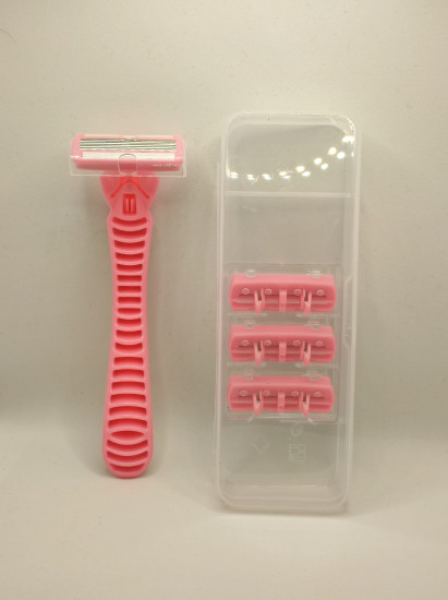 Женский одноразовый станок со сменными лезвиями