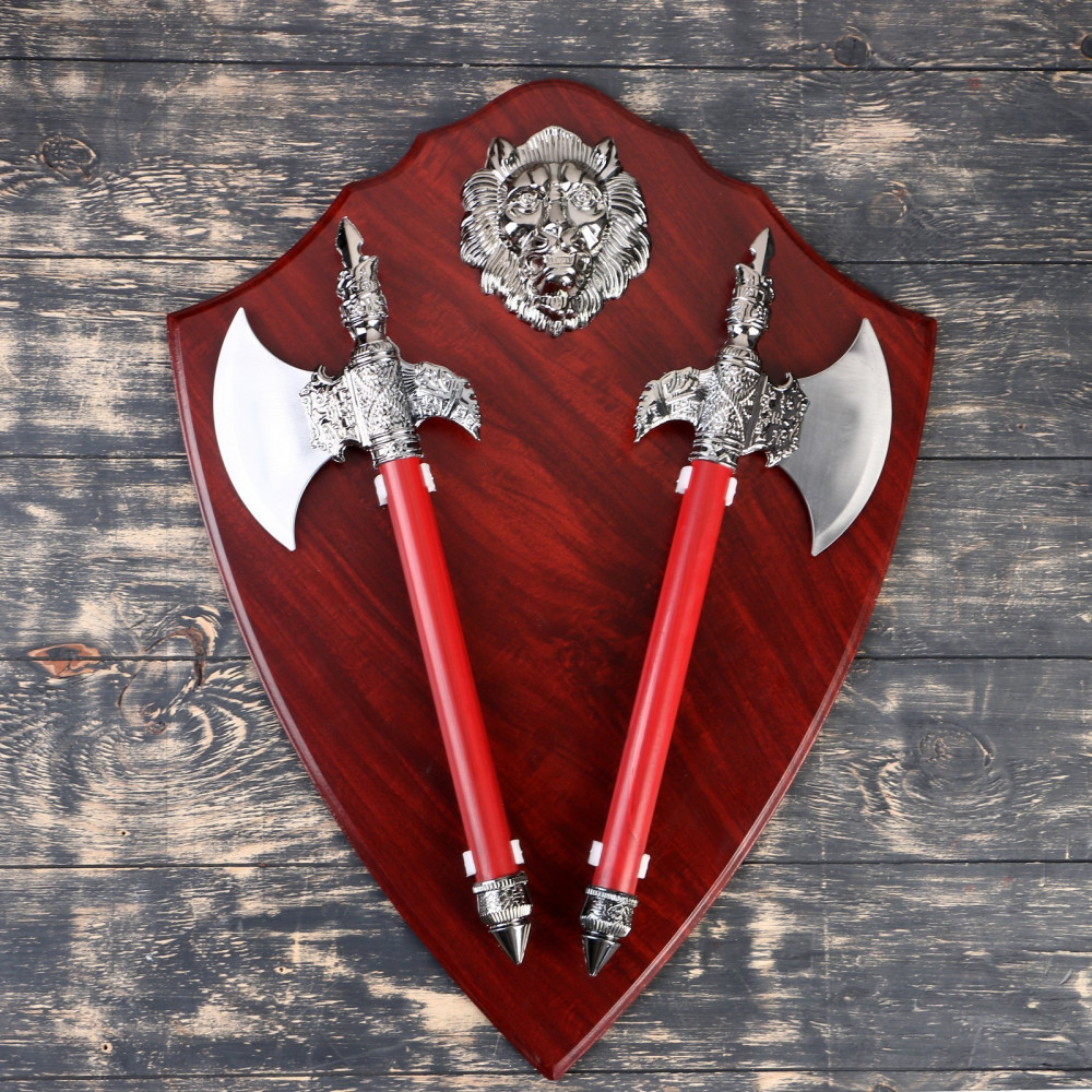 Сувенирное оружие «Топоры с когтем на планшете» | ИнтерPresent