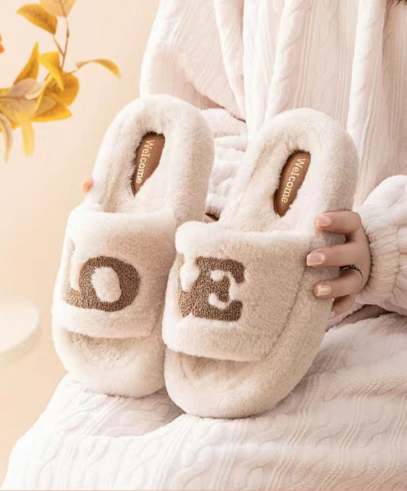 Женские комнатные тапочки