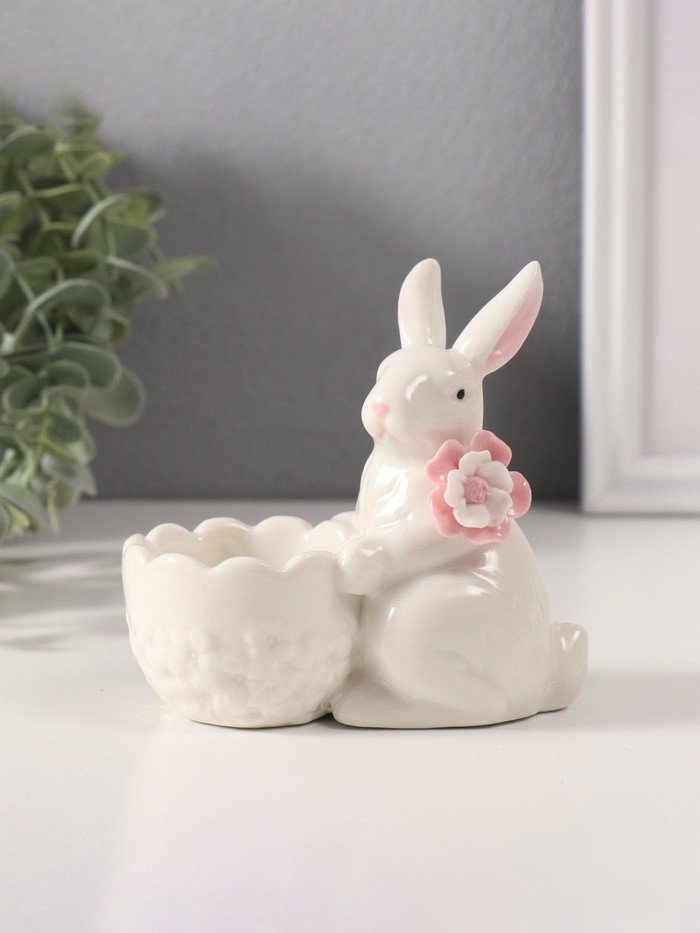 Сувенир «Белый кролик с цветочком»