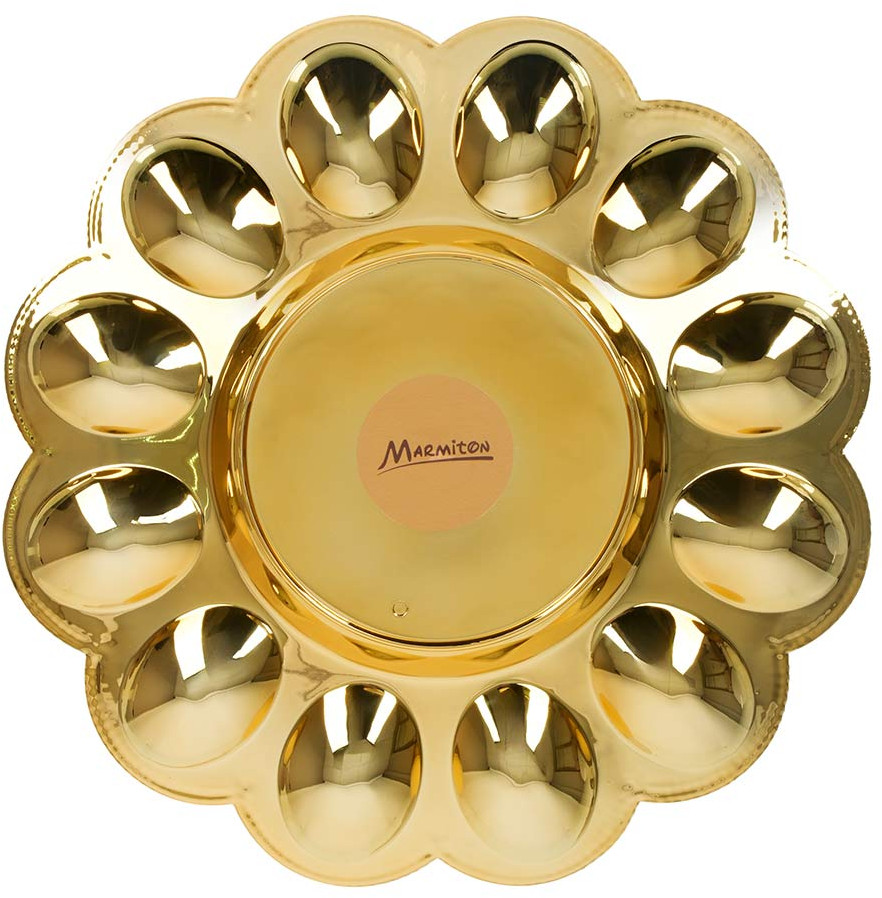 Блюдо «Праздничное» для кулича и 12 яиц | Marmiton