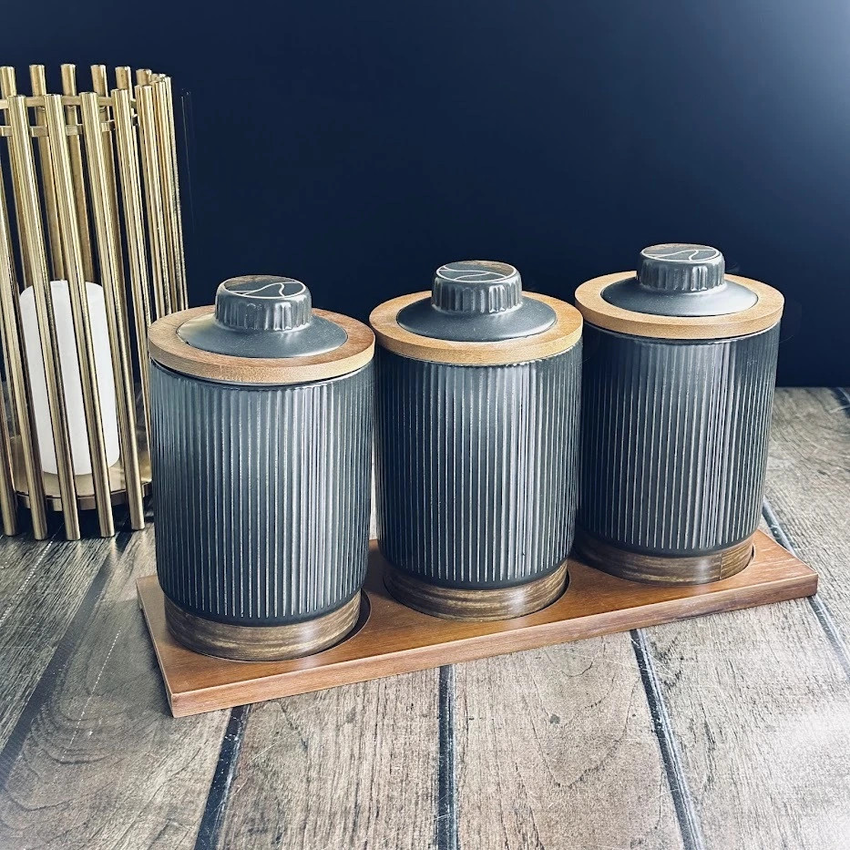 Набор банок для сыпучих продуктов с крышками на подставке «Wood» | Wood | Lenardi