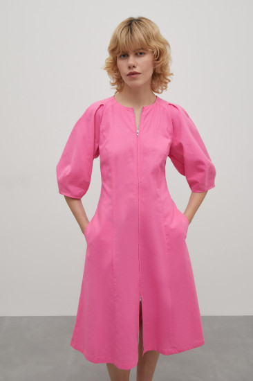 Платье с объемными рукавами