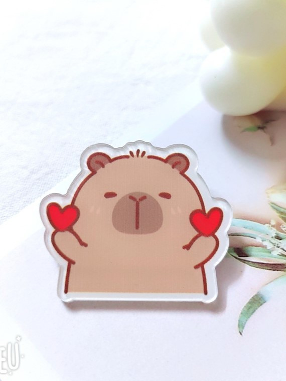 Значок «Capybara Sends Hearts» | iLikeGift