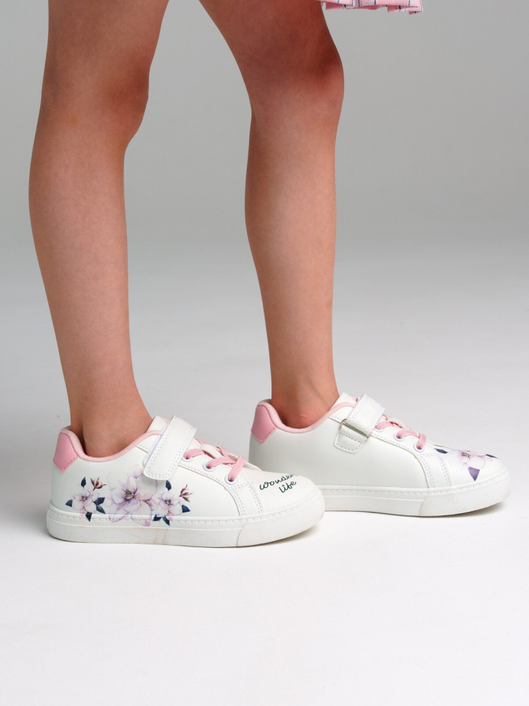 Кроссовки для девочек | Spring holiday | PlayToday