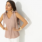 коричневый