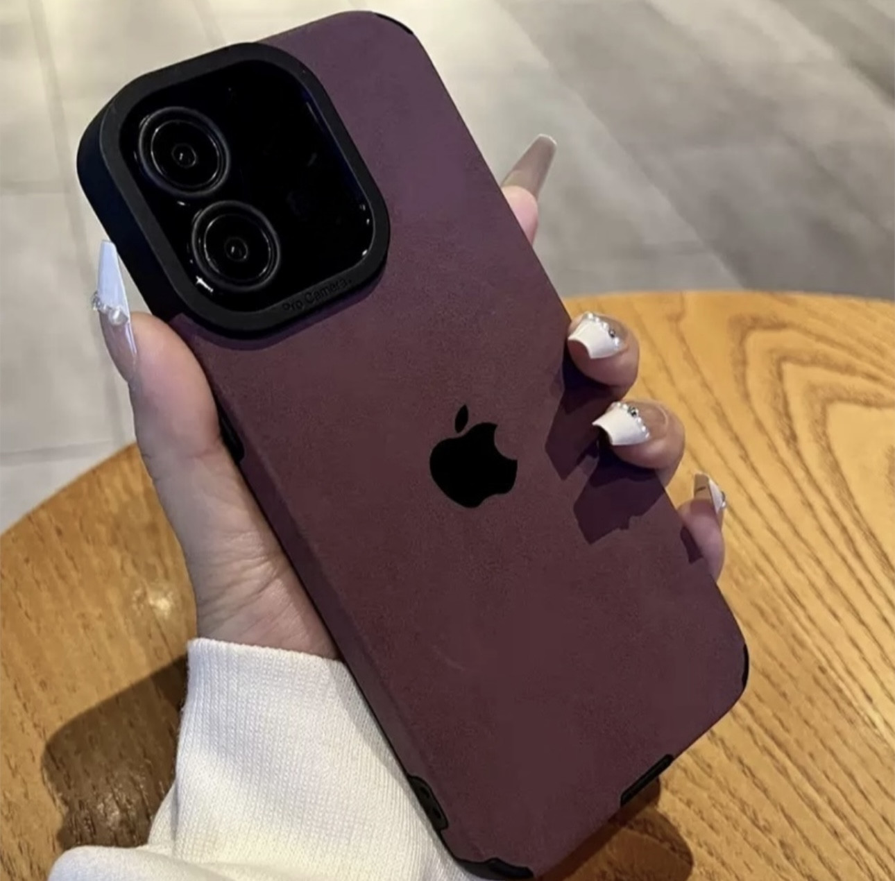 Чехол для iPhone 16