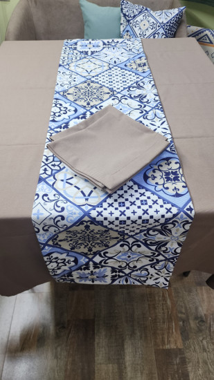 Комплект столовый из дорожки и салфеток «Уют»