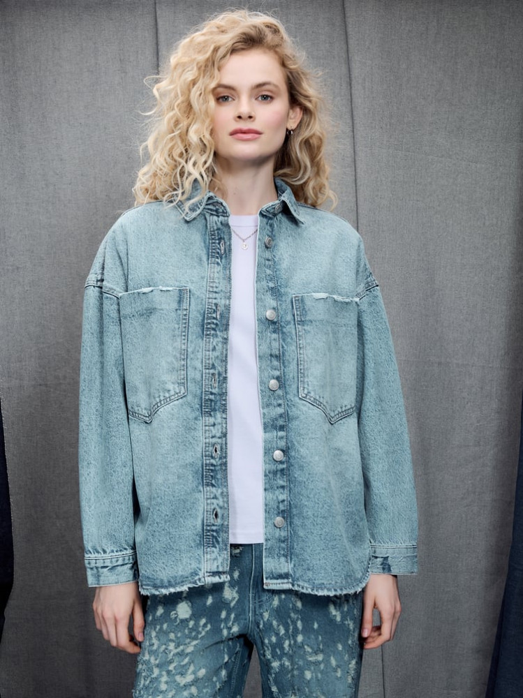 Куртка-рубашка джинсовая женская | ТВОЕ