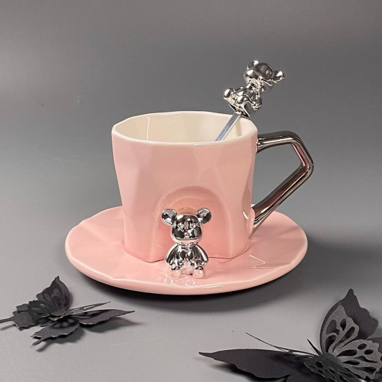 Чашка с блюдцем и ложкой